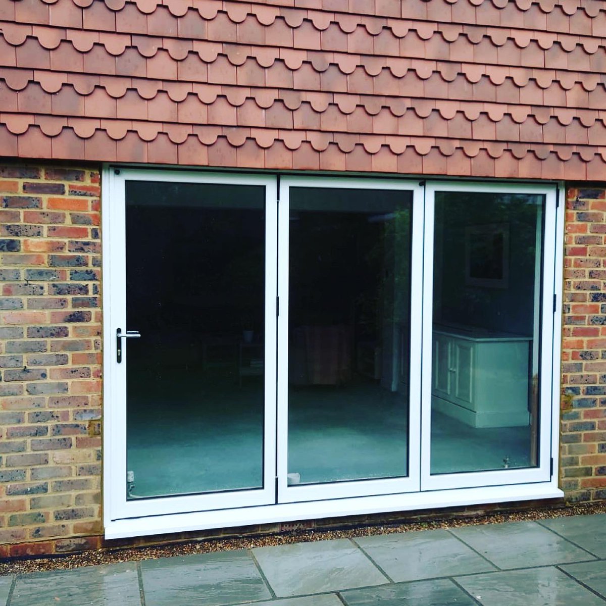 prwindowsltd's tweet photo. Before &amp; After pics ✨ Window OUT &amp; IN with a new set of #AluK #Aluminium #bifold doors ✨customer LOVE the #transformation - more natural light &amp; easy access to the garden 😃👍 @ChoicesAli @AluK_GB @CWGChoices #buildingwork #homeimprovement #renovation #doubleglazing #reigate https://t.co/iscy2dj9j9
