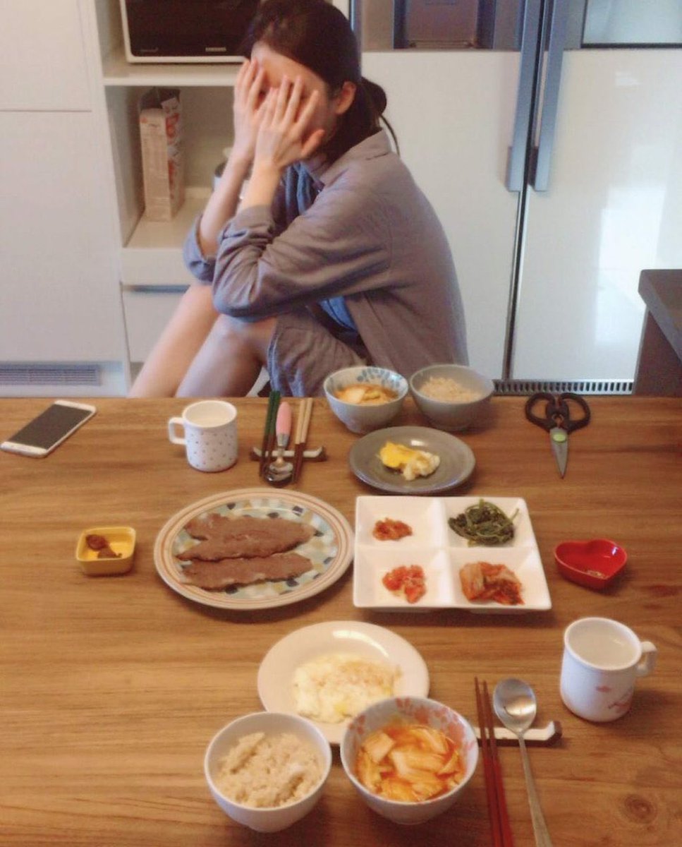 leejiweuns's tweet photo. girlfriend reveal 🥰 https://t.co/S6sotprlfF