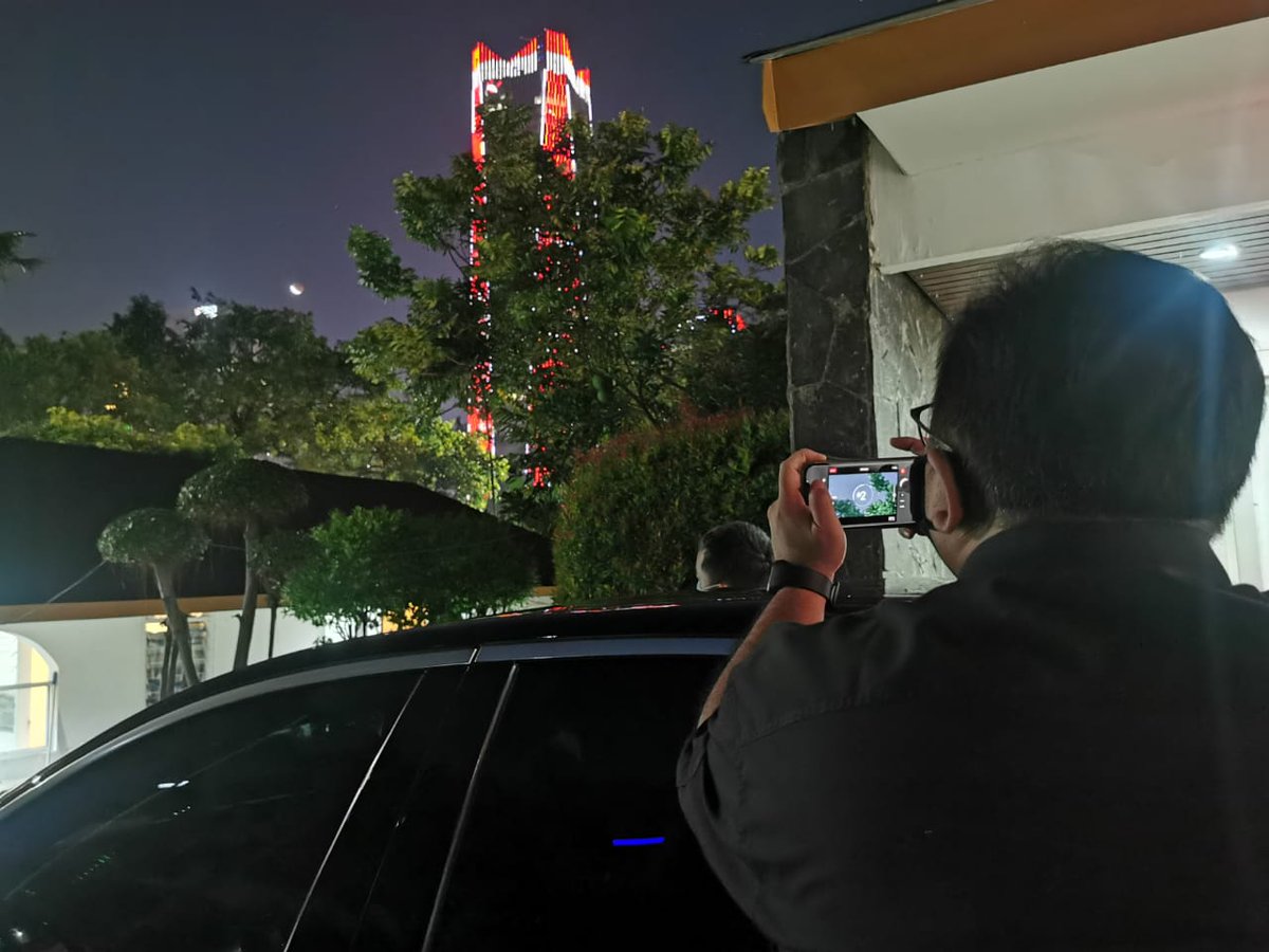 YaqutCQoumas's tweet photo. Setelah Salat Gerhana, saya sempatkan mengabadikan momen Gerhana Bulan Total.

Semoga doa kita di ijabah oleh Allah SWT 🤲🏻 https://t.co/lcc0gxzLcf