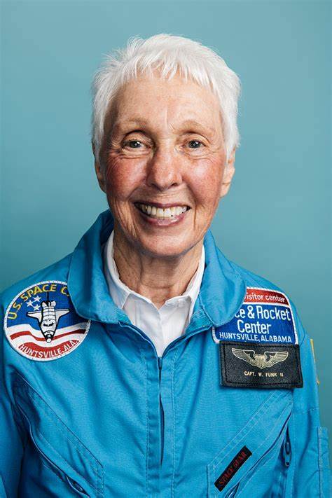 WASPMuseum's tweet image. Wally Funk was an astronaut &amp;amp; was scheduled to go on the Mercury 13 space mission.
Born in 1939 Wally received her pilots&apos; license &amp;amp; an Associate of Arts degree in 1958. In 1961, she volunteered for the Mercury 13 program that was later canceled.