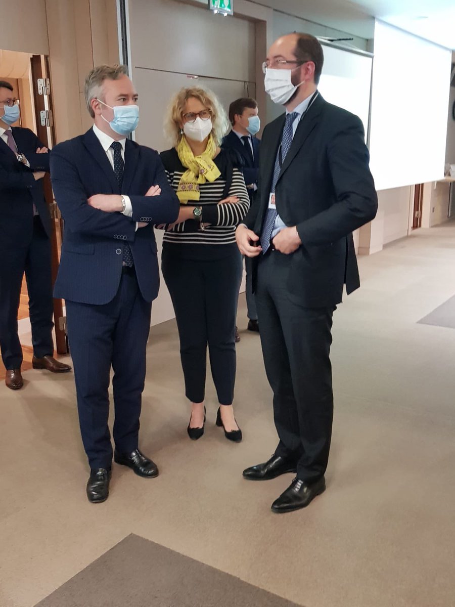 HaguenauerL's tweet image. Merci @JBLemoyne d’être venu rendre visite au bureau du vote par internet et à l’assistance mise en place par #DFAE et féliciter les équipes pour la très bonne tenue de cette 1e partie du scrutin ! Rendez-vous les 29 et 30 pour le 🗳 ! #Consulaires2021