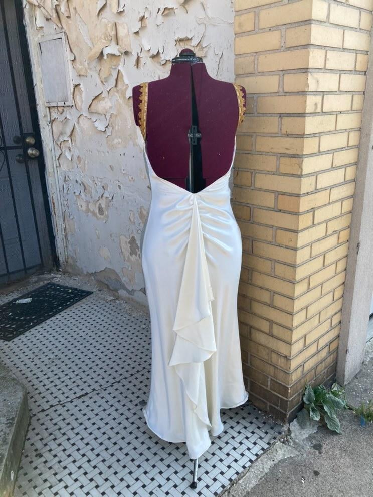 nichelle_renee's tweet photo. It's wedding season.🤗☺❤🧵🪡 https://t.co/mxYnKj0Xkc