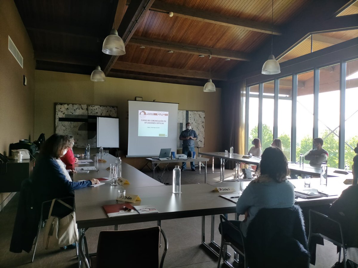 👩‍⚕️ Estos días realizamos junto con la <a href="/ONT_esp/">Organización Nacional de Trasplantes</a> el #CSC, el curso de comunicación en situaciones críticas. Ayer estuvimos en Allariz y esta mañana en Vigo.

#SomosDoadores
