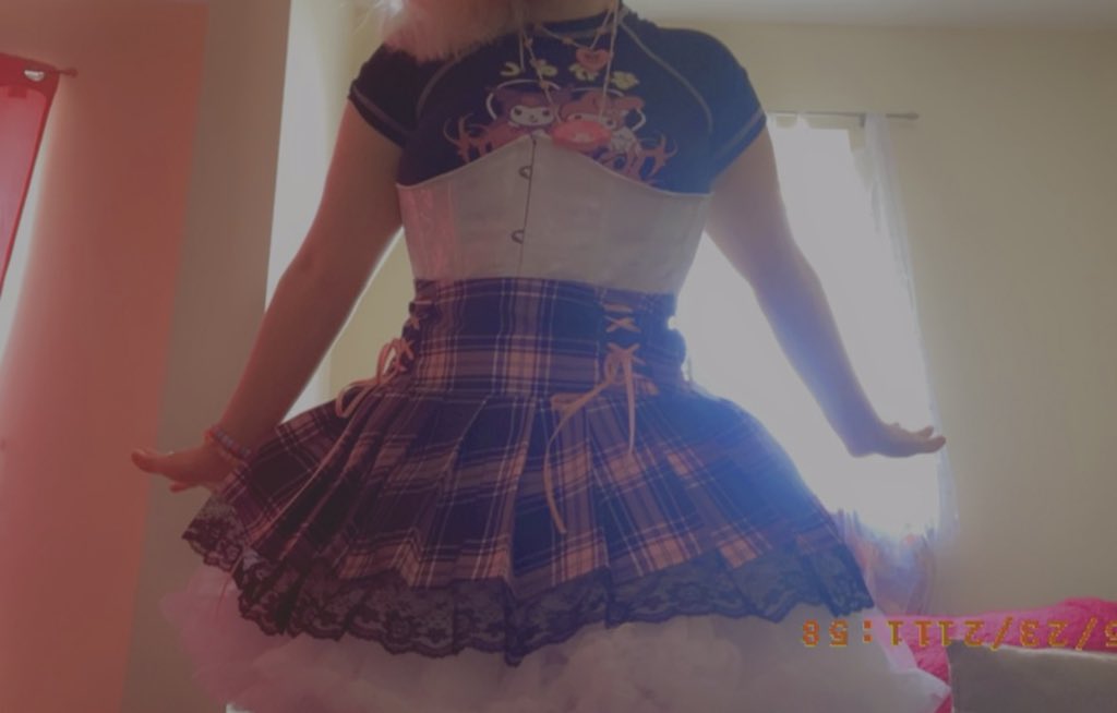 ngelpup's tweet photo. i liked this outfit a lot :) https://t.co/MUcdZRv4sM