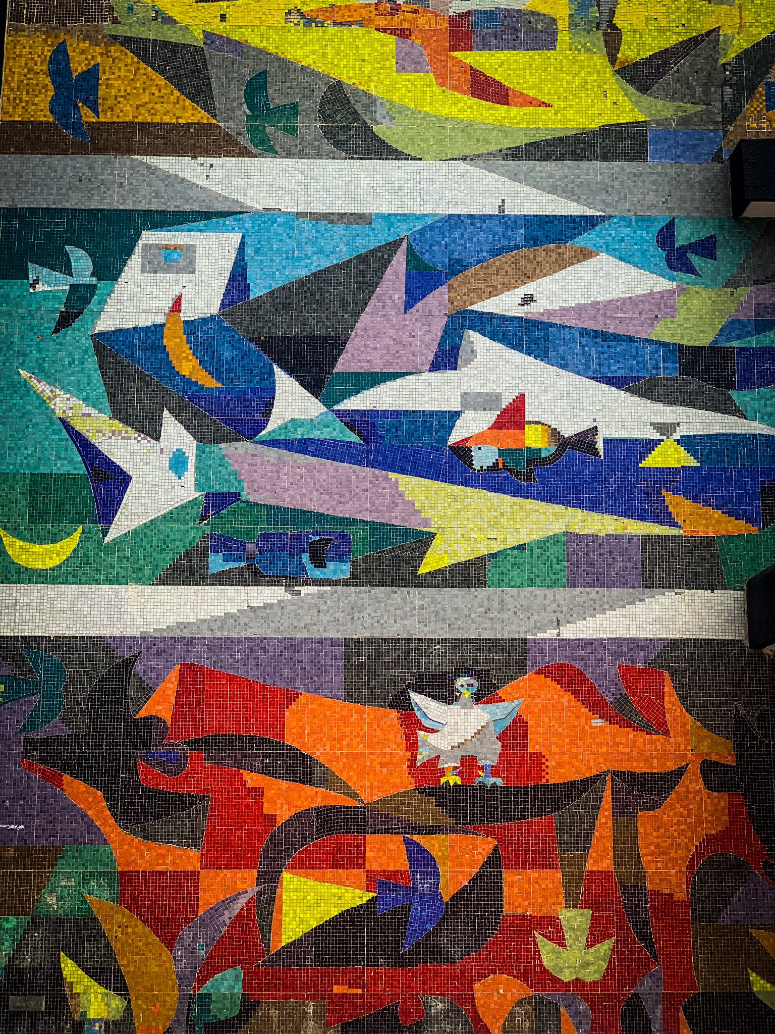 Ligadura ritmo Mono Sec. Cultura de Barranquilla on Twitter: "Este es el mural 'Tierra, mar y  aire', creado por el maestro Alejandro Obregón, en 1958, cuya restauración  hace parte de los proyectos avalados por la