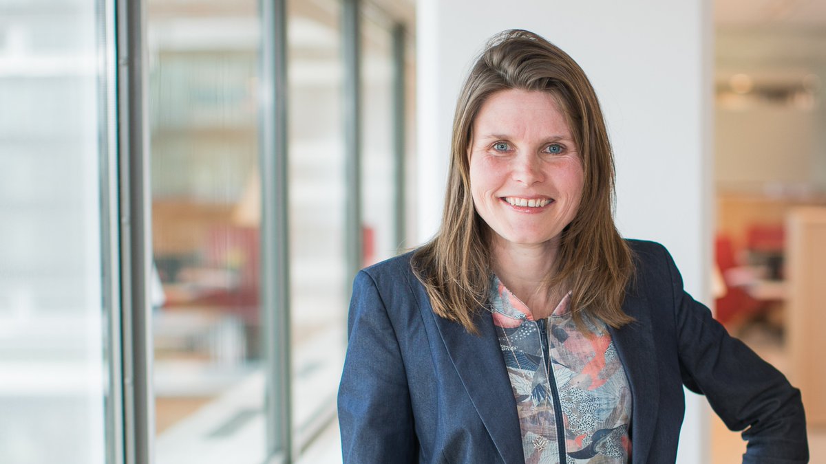 afwc1917's tweet photo. Anne-Jo Visser wordt de nieuwe directeur van de Amsterdamse Federatie van Woningcorporaties. Wij wensen haar van harte welkom in ons midden! https://t.co/xS1juhsgm9 https://t.co/gcqBjgzXUO