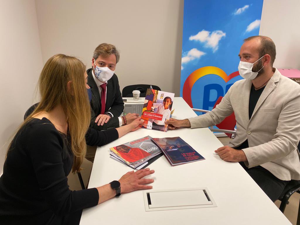 📆 Este miércoles está dando para mucho... 

Nuestros encuentros con el tejido social hoy llevan a nuestros ediles <a href="/wordstime/">Cesar BH</a> y Carolina Álvarez ha reunirse con la #ONG <a href="/EntreculturasB/">Entreculturas Burgos</a> para escuchar sus necesidades y actuaciones.