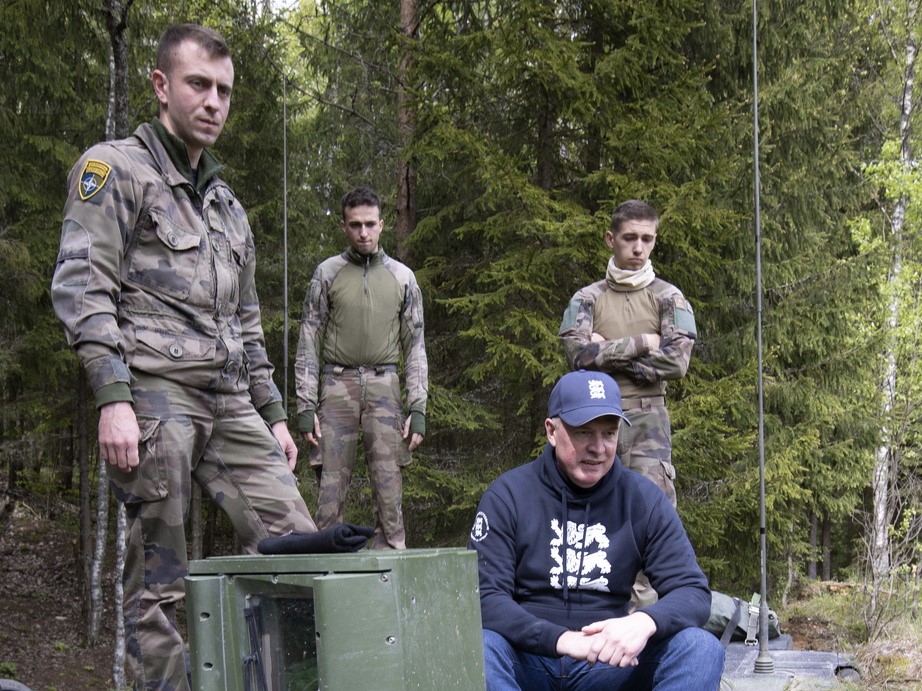 MoD_Estonia's tweet image. "Spring Storm is the ultimate example of cooperation and interoperability – where active duty, conscripts, reservists and Allies exercise to defend Estonia,” stated 🇪🇪 DefMin #KalleLaanet during his visit to the largest annual @Kaitsevagi exercise #SpringStorm. #WeAreNATO