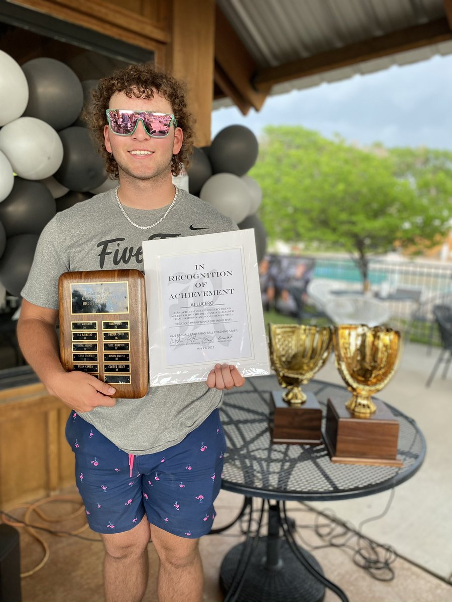 “Big Stick” Offensive MVP Award for the Raiders goes to AJ Lucero (Randall 2023/uncommitted). This guy was hurt for a portion of the season but still made an impact in 2021! #CAMBIO #OSAthlete <a href="/AJLucero121/">AJ Lucero</a>
