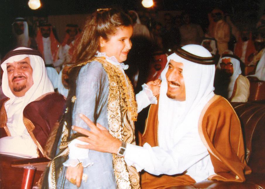 fayez_malki's tweet photo. زواج الاميره حصه بنت الملك سلمان الابنه الوحيده بين اثنى عشر ١٢ امير ابناء الملك سلمان ما شاء الله تبارك الله.. نسال الله ان يوفقها ويسعدها https://t.co/l8YIN9QHmb