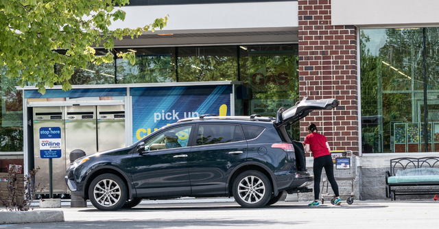 csarne's tweet image. I sat down with two of our @OracleRetail customers, ABC Fine Wine &amp;amp; Spirits and Grupo Nazan to discuss how they tackled the challenges of the pandemic and how it will change their customer journeys moving forward. #omnichannel #curbside #bopis bit.ly/3yE6ZEd