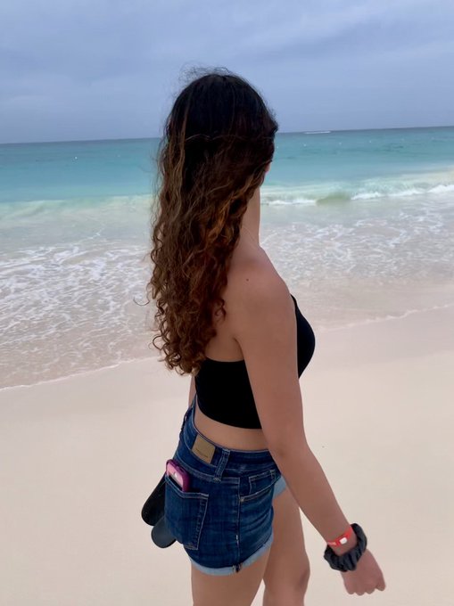 Watch ohKayBunny's leaked NSFW photo on TwXstars