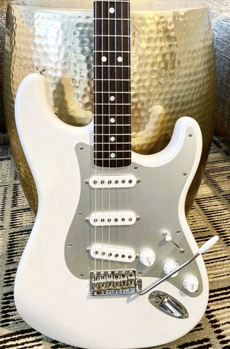 920DCustom's tweet photo. 🙌🙌🙌 Great shot
#fender #strat #fenderstrat #straturday #guitars #guitarist #stratpride #musician #geartalk #vintageguitar #fendercustomshop #electricguitar #knowyourtone #guitarlife #guitarspotter #guitarworld #guitartalk #guitarnerd #toneheaven #guitar #guitarmaker #luthier https://t.co/Zs7CtzlC4S
