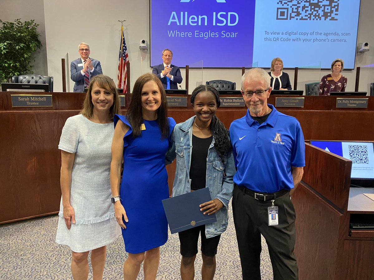 • Sophomore Sidney Green - State Qualifier in Track and Field