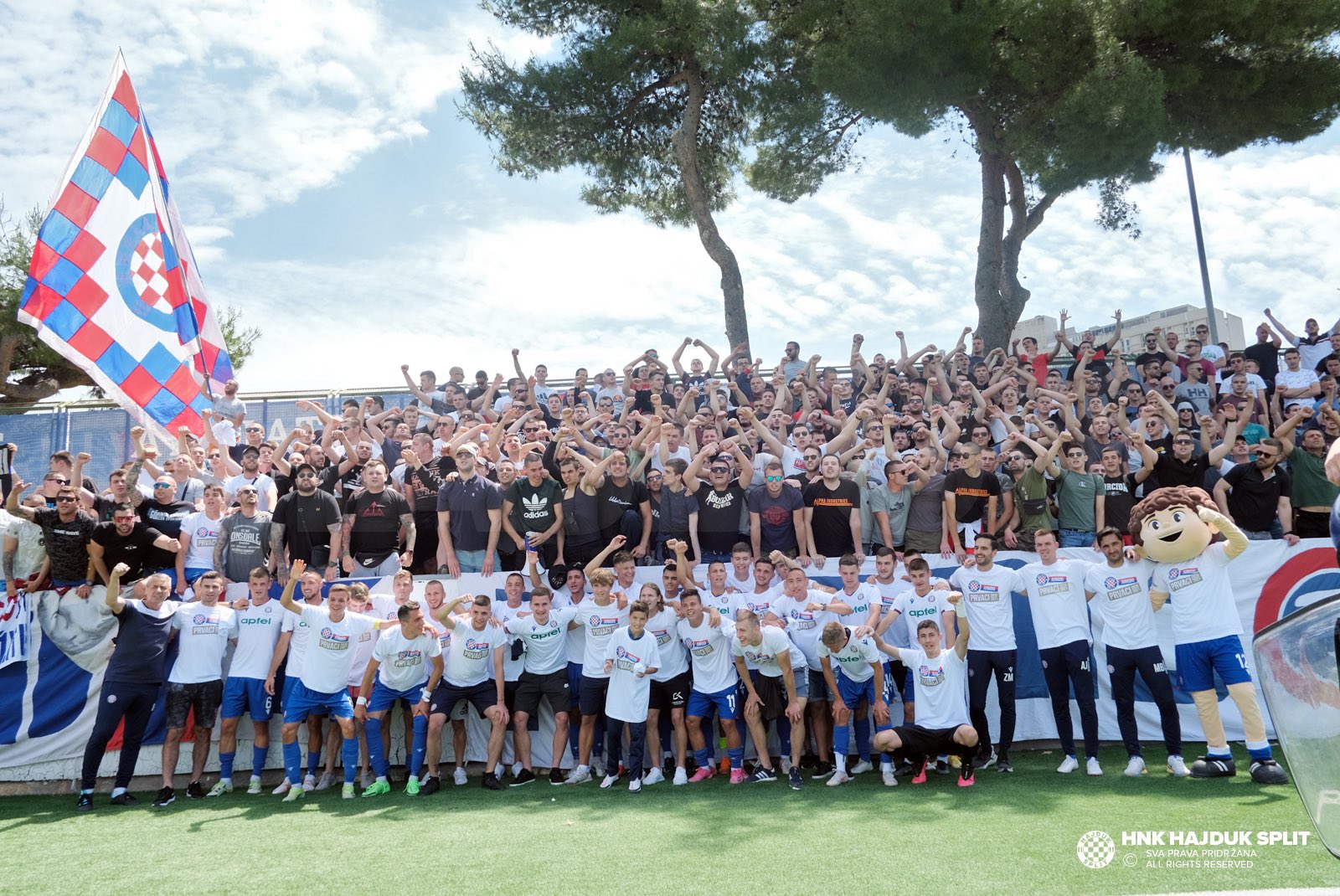 Karlo on X: Hajduk U19 finally get to lift the Prva HNL U19 trophy after  the last season game against Dugopolje U19 which they won 3-0 🏆 Game also  had to be