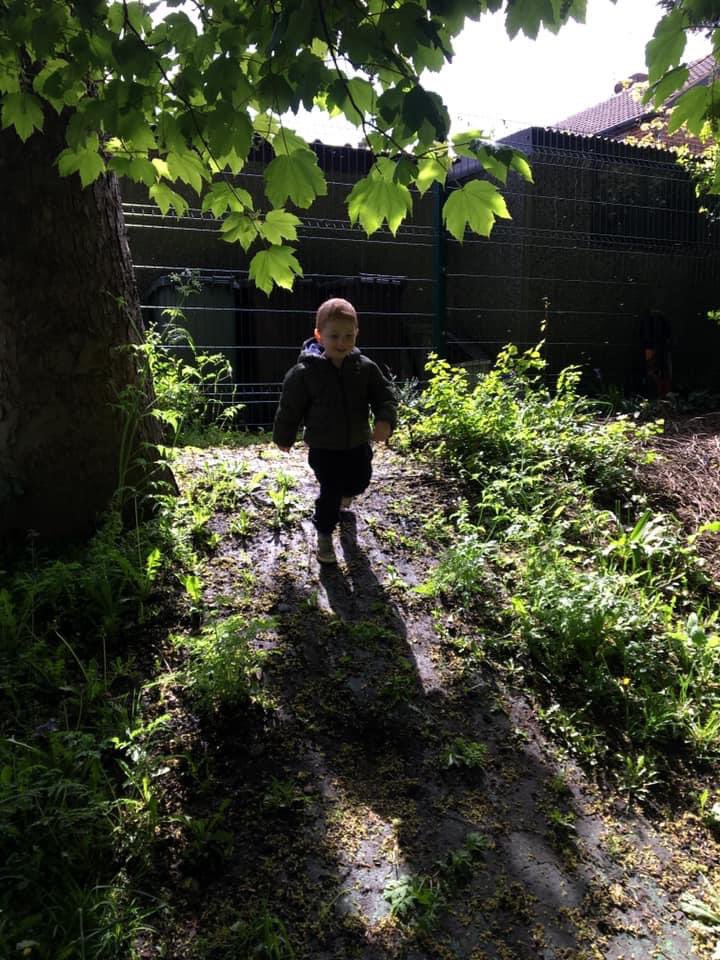 futureeinstein3's tweet photo. 🌱 N A T U R E  🌱

The weather hasn’t been the best has it? But our children teach us to be grateful and enjoy the rain with all it has to offer. They are happy they get to hold onto their wellies and wetsuits longer with open access to mud 🌱 #everycloud #eyfs #outdoorplay https://t.co/avLIOAWbAy