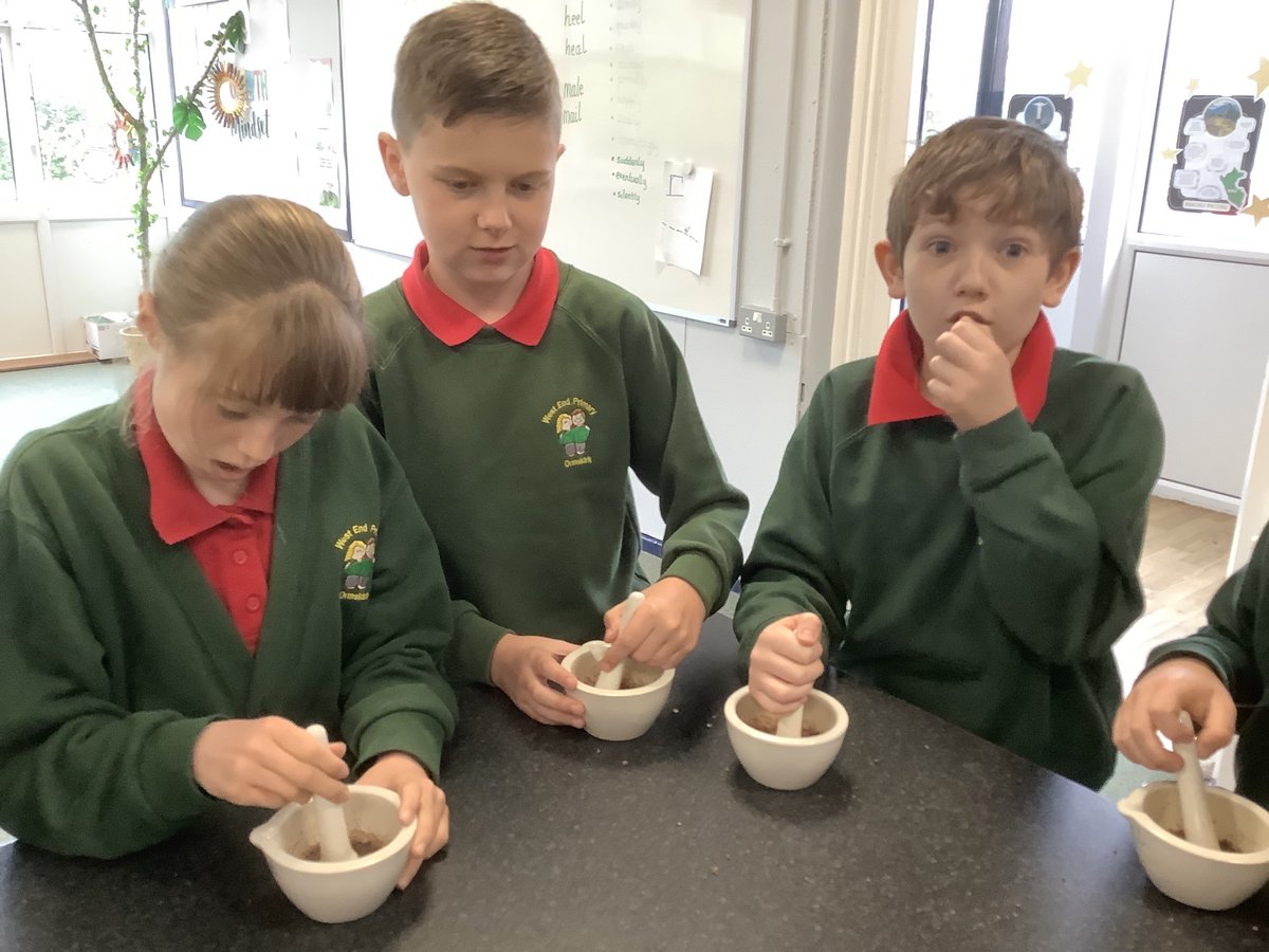 OrmsWestEndSch's tweet photo. Oak have had a brilliant morning grinding cacao beans and designing Maya inspired cups for drinking hot chocolate! #TheMaya #makelearningreal #cacaonibsarebitter #teachingkitchen https://t.co/nqbWVHE6AS