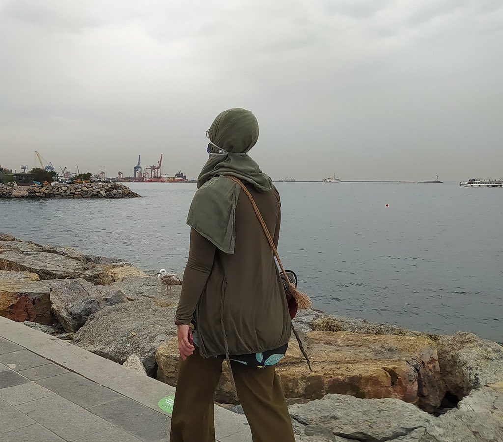 Bu akşam 21.00’de filmonline.iksv.org’da gösterimde: 

Ulusal Belgesel Yarışması
Hem Müslüman Hem Feminist / Both Muslim and Feminist

Biletler passo.com.tr’de.

#filmgibi40yıl #istfilmfest40 #anadoluefes #iksvseveseve