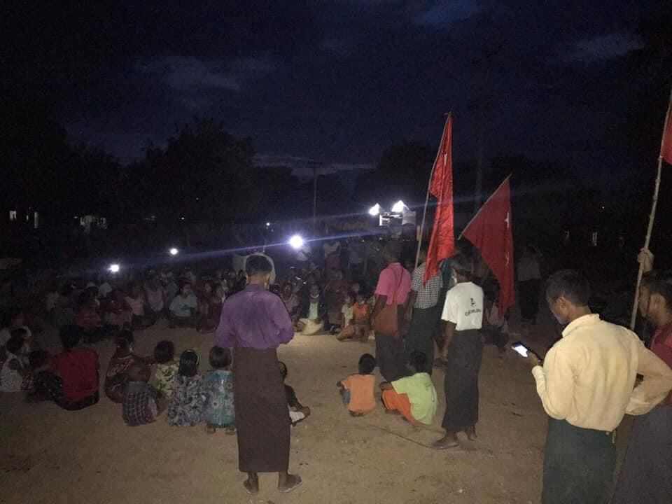 kph581996's tweet photo. Night rally to demand the end of military dictatorship as seen in Moe Kyo Pyin Village, Salingyi Township, tonight.  #AuspiceRefugees #WhatsHappeningInMyanmar #May26Coup #MilkTeaAlliance https://t.co/otx70KYppE
