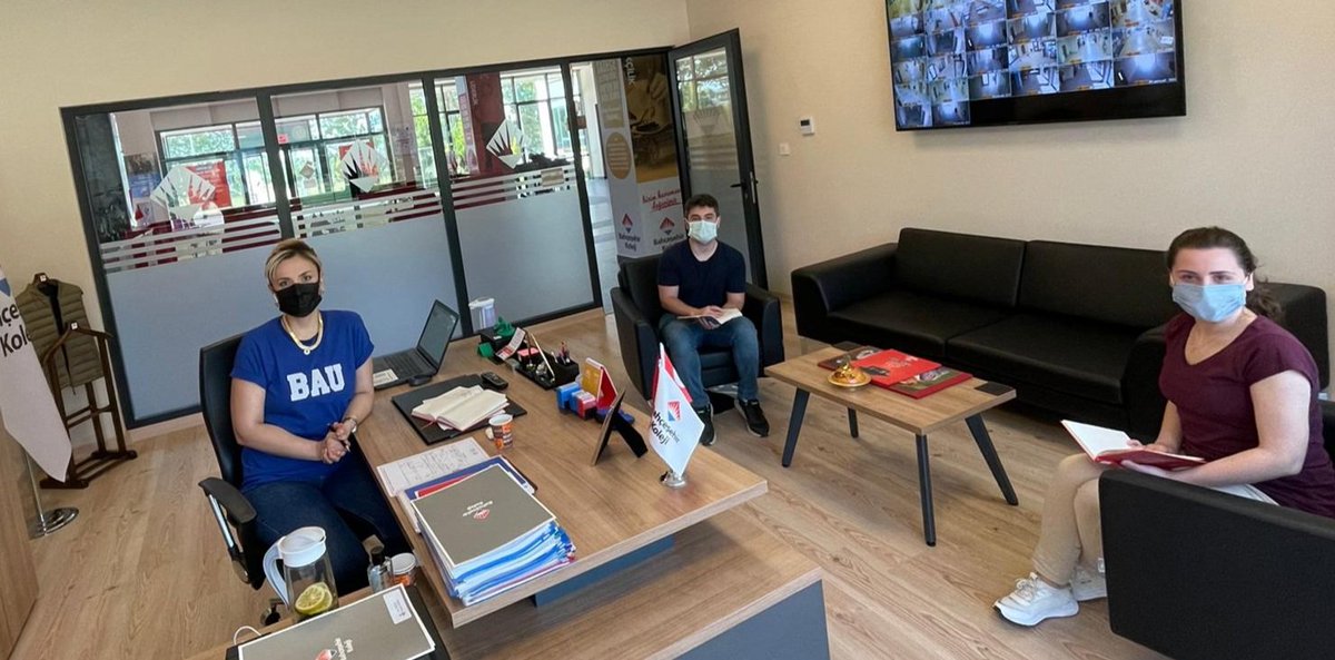 bulentorg's tweet photo. Kampüs Müdürümüz Ebru Doğan ile bilişim teknolojileri haftalık zümre toplantımızı gerçekleştirdik. #BahcesehirKoleji https://t.co/QRVFFGcOqw
