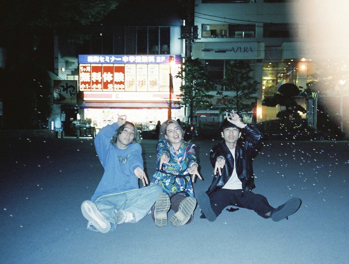 jjjnarita's tweet photo. 【お知らせ🌝】

シンガーMIZUKI による
新しいプロジェクト『. 』(ドット)にて
Dannie MayのKey/Voでトラックメイカーの田中タリラと3人で
｟Full moon｠という曲を作りました！
主にソングライターとして参加しましたが、ものすごい力作になりました！

6/30リリース！！
お楽しみに🌝
@dddddddddot https://t.co/XTHVABPRvJ