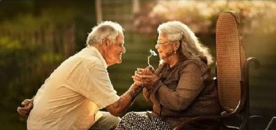 Bizim,
Bir damla sevgiyi
Okyanusa çeviren
Yüreğimiz var...