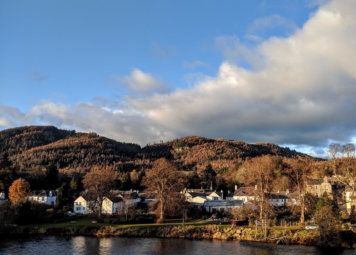 Grants of £10-50k for charities, community land trusts and housing co-ops to help tackle local housing issues. Apply before 21 June. Full details: ow.ly/alT550EVzK1