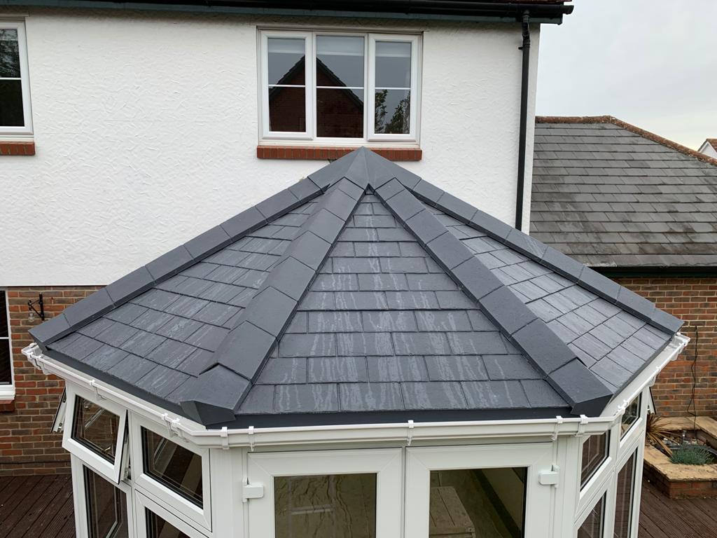 SilverTreeWD1's tweet image. Wow look at this conservatory transformation with a new equinox roof, not only does it look fantastic but it’s also energy efficient #winwin 😮 ❤️ Give us a call for a no obligation, contact free quote (01279) 883292 #hertfordshire #essex #conservatory #equinoxroof #pvc