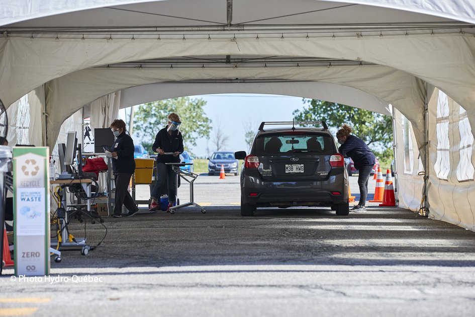 Notre clinique de #vaccination au volant est maintenant ouverte à <a href="/St_Hyacinthe/">Saint-Hyacinthe</a>. La prise de rendez-vous est disponible sur le portail Clic Santé. Merci à nos partenaires et aux employés qui assurent le bon fonctionnement de la clinique <a href="/cisssme/">CISSS Montérégie-Est</a> @Intactassurance.