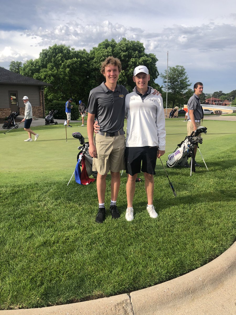 BCThompson_'s tweet image. Battle Creek Boys Golf @KearneyCC 
Last day for these 2 young men. Going to miss these dudes. Thanks for everything. @BCBraves