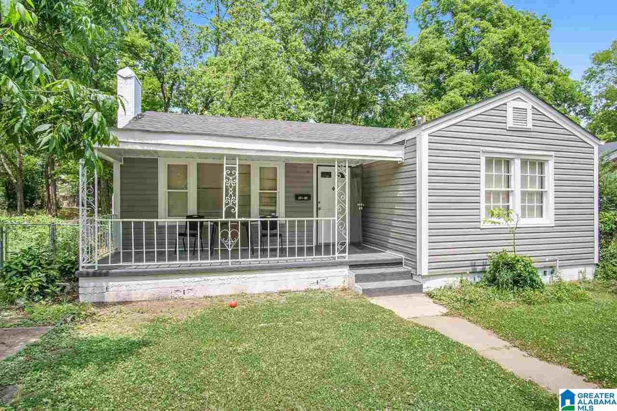 fredsmithgroup's tweet photo. See a virtual tour of my newest #listing 8018 4Th Avenue S #Birmingham #AL  https://t.co/CT11AyV9l6 https://t.co/YXWbTg5z5q