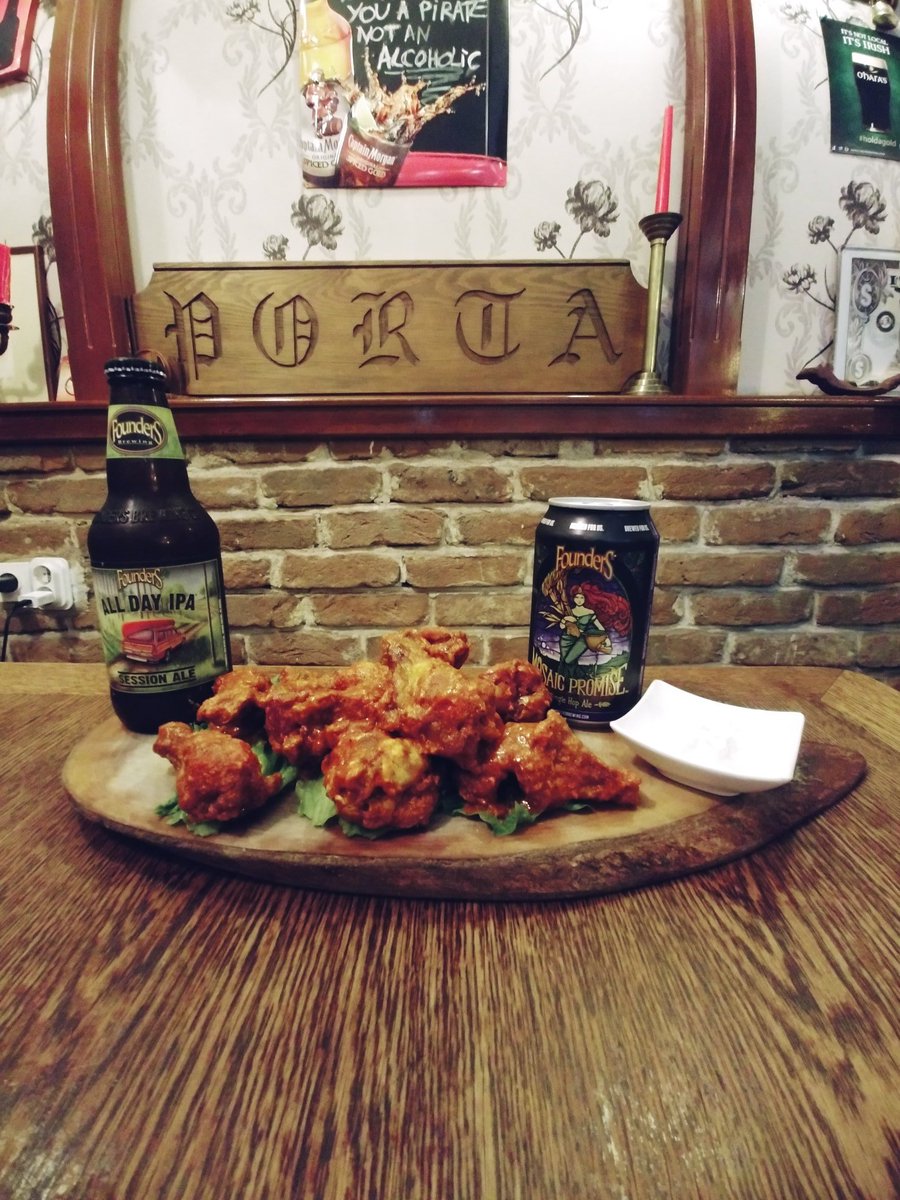 Buffalo jalapeno cheddar wings и врвни американски крафт пива од <a href="/foundersbrewing/">Founders Brewing Co.</a>
Каде на друго место би пробале ваква лудница комбинација !?
#HotSauce #buffalowings #americancraftbeer 🇺🇸🇺🇸🇺🇸🇺🇸🇺🇸