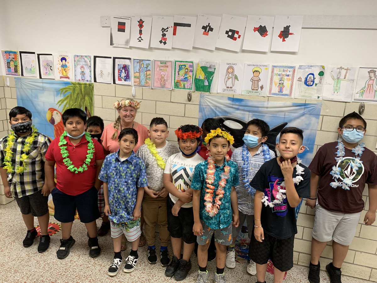 stanthonyindy's tweet photo. Mrs. Slipher’s 3rd grade class took a virtual field trip to Hawaii yesterday! #StAnthonyIndy https://t.co/9H1C6KSU4T