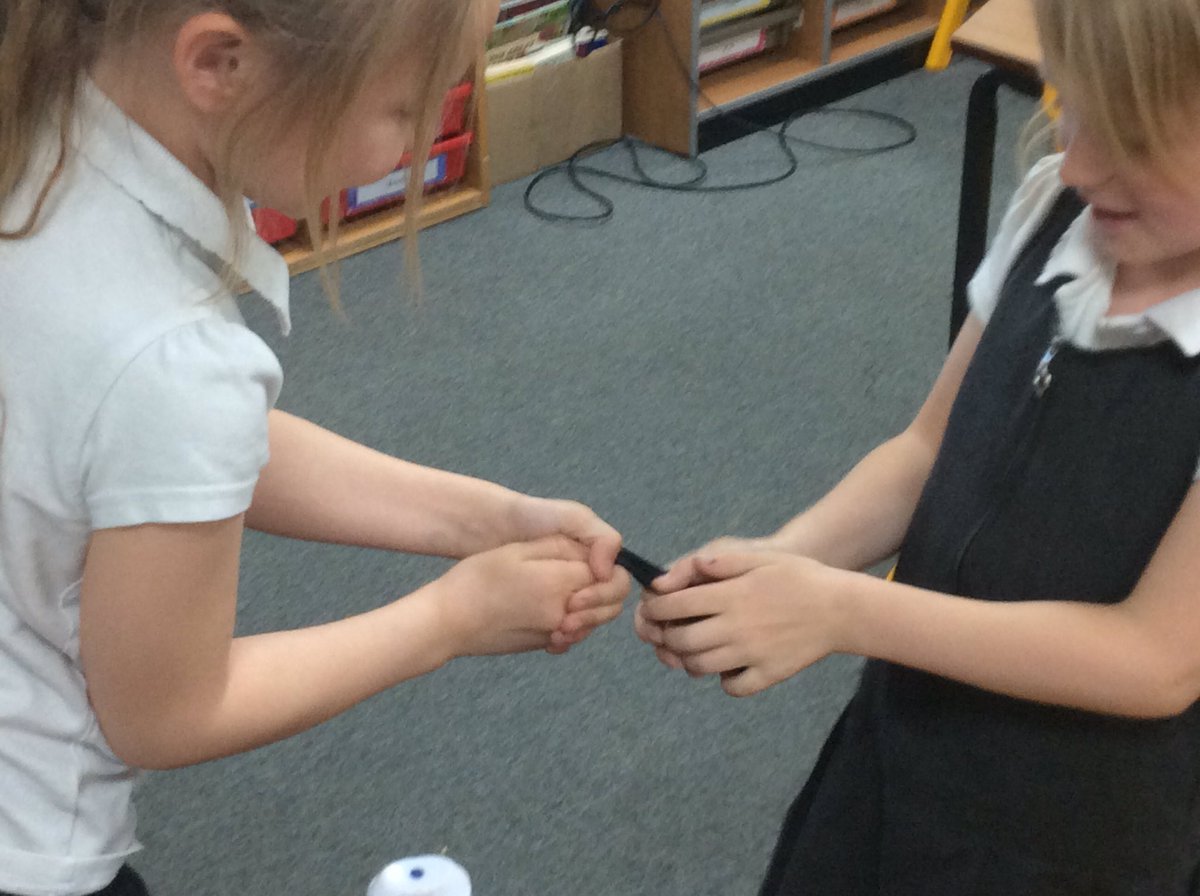 EPA_Y1_Y2's tweet photo. We tested the stretch of a range of materials. Poppy noticed how the string had changed as it was longer. Jasmine and Kiara opted to try a tug of war with it instead! @DeltaEstcourt #EPAScience https://t.co/Ge17qr7ozr