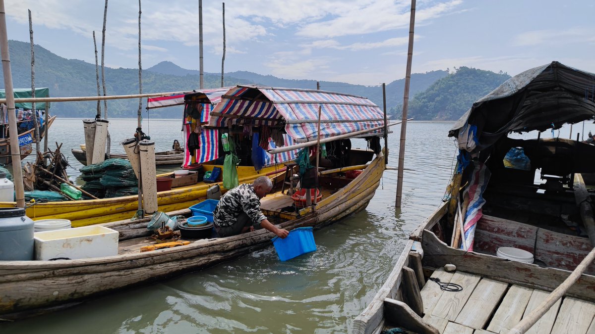 javihagen's tweet image. #Fujian era el lugar de #China con más gente que vivía en barcos, algo habitual en la costa oriental antiguamente. Familias enteras de los conocidos como Qu Ti lo hicieron por generaciones. En #Xipi, cerca de #DouMentou, han construido casas flotantes para albergarles.