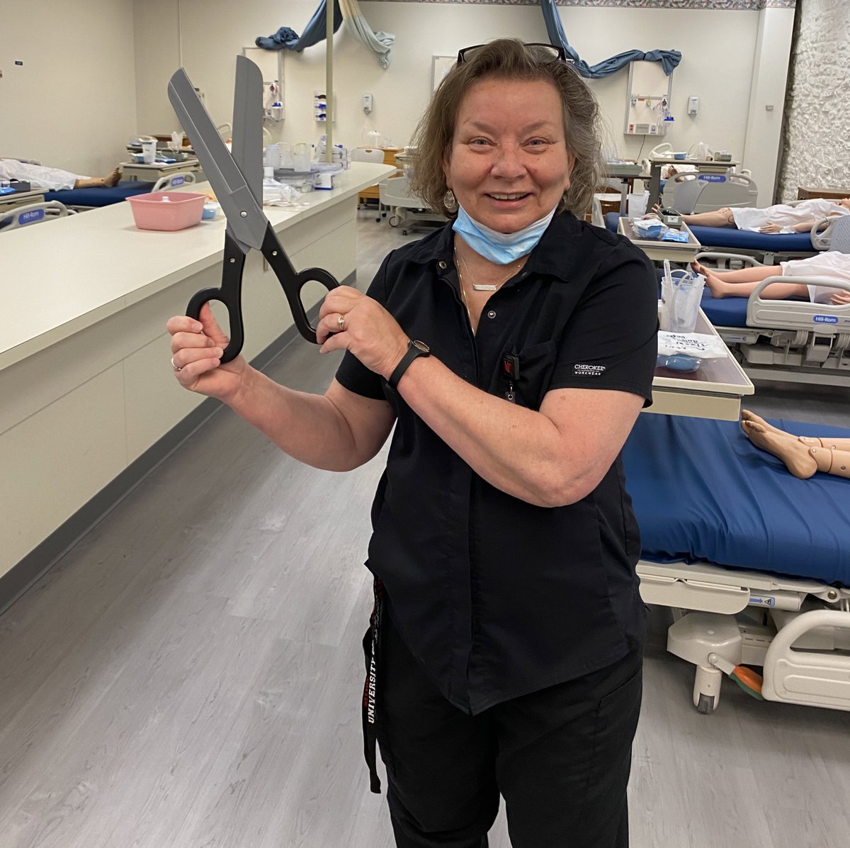 AngelaClarkPhD's tweet photo. Ribbon cutting ceremony- come check out our new beds! Cheers to @rwagnerrn &amp; Paula for bringing the ‘sim scissors’...... @UCnursing @eileenwerdman @jeaninegoodin @gormledk @Deanglazeruc https://t.co/ciM7pMe3uk