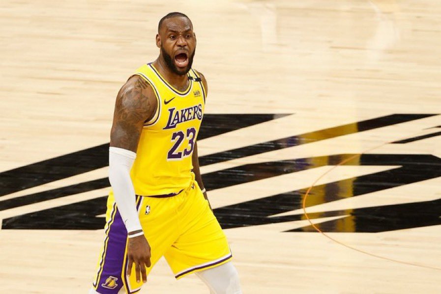PlaIism's tweet photo. Bro how you guys gonna say Fortnite is dead 😂😂😂 they got people in the NBA wearing Fortnite skins now😂😂 https://t.co/A0gEK4fJ20
