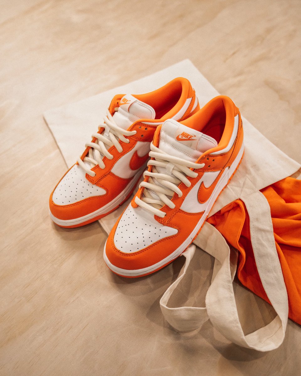 nike dunk low cream laces