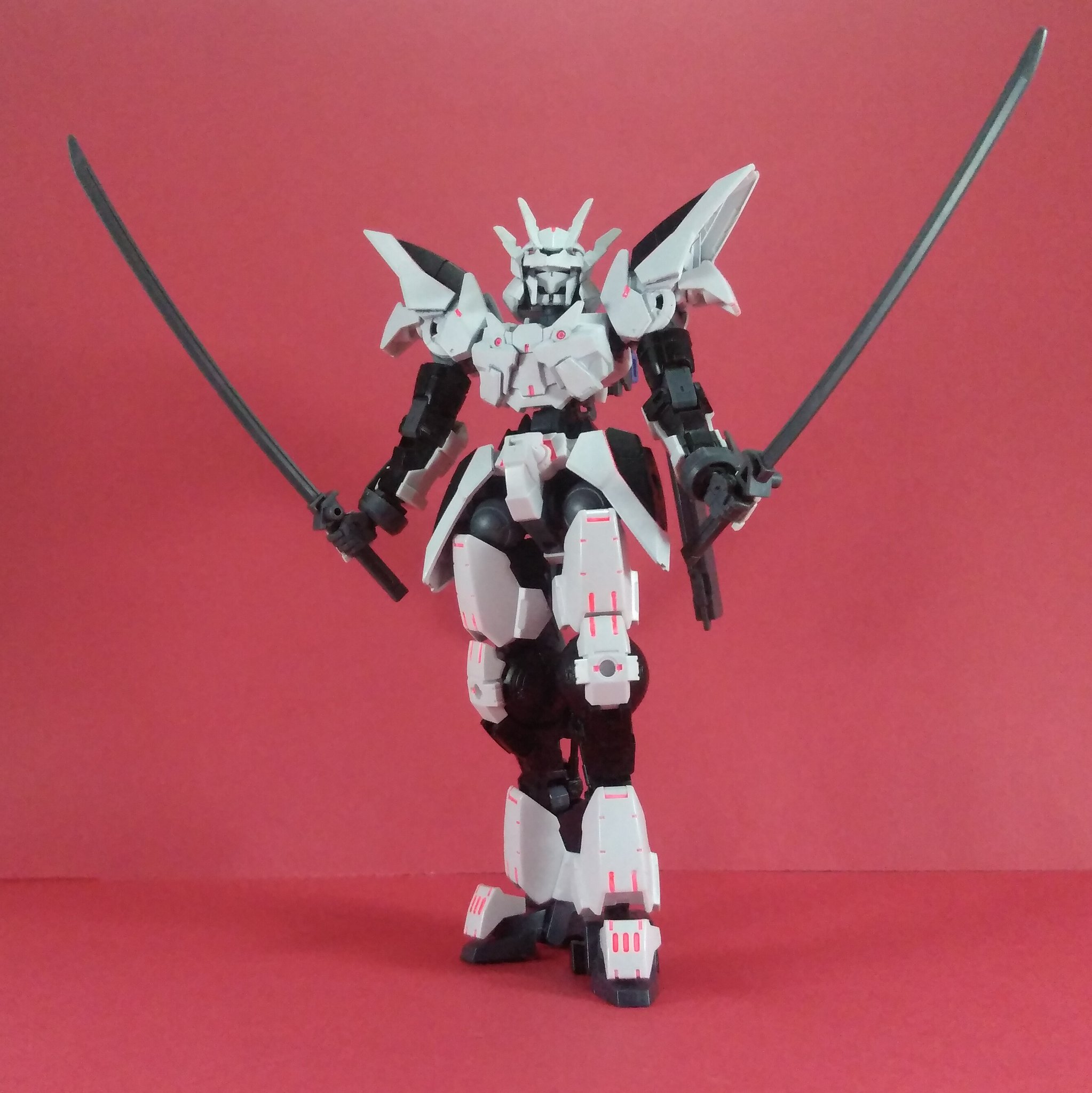 オワリハジメ Rt Rliger1 ルクスレギナ B 試験的にマクシオン軍の使用する刀剣を装備した姿 高出力ソードを装備した状態はaと呼称する 30mm 30mm第3勢力襲来 30mmバイロン軍 T Co H2hmnyw1lz T C Twitter