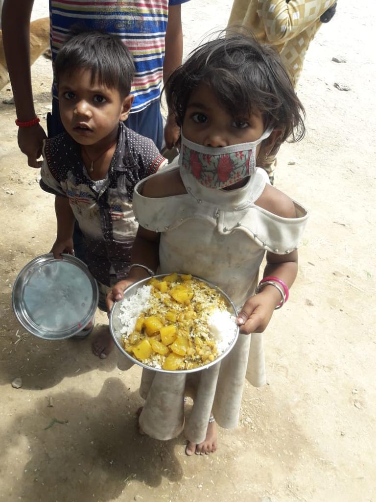 DrRadhikaBatra's tweet photo. Amidst the devastation created by Covid-19 across the country, manager at Every Infant Matters, Umed Singh, goes to distribute food in Delhi’s slums to hungry, homeless women and children; for nothing can put a brake on the Million Meals project. #everyinfantmatters https://t.co/c5OvswT1he