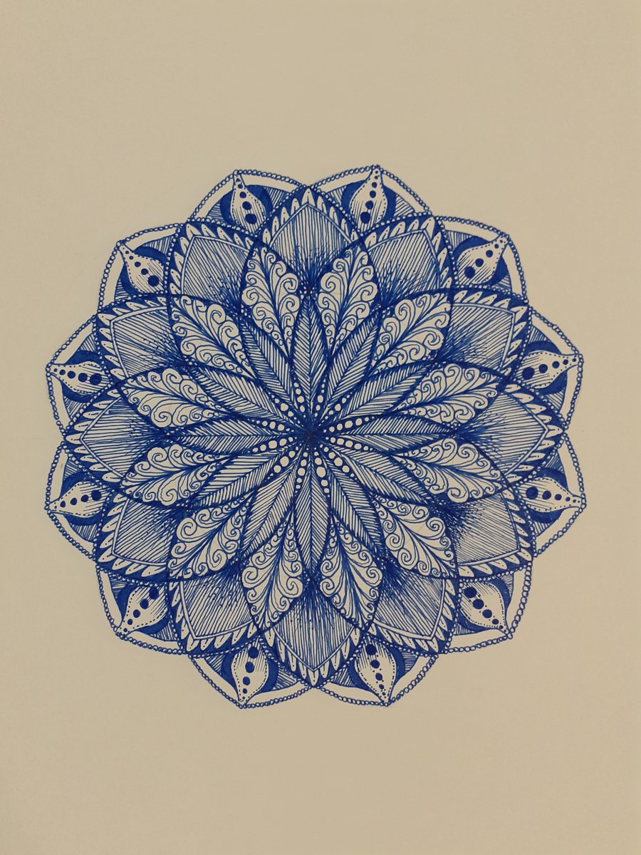 LongsandsMaths's tweet photo. Beautiful doodle mandalas drawn on a double seed of life construction, by our y13 mathematicians @LongsandsNews @ASFStNeots inspired by the art of @japleen_kaur1 and @c0mplexnumber https://t.co/v8WJD8jDjT