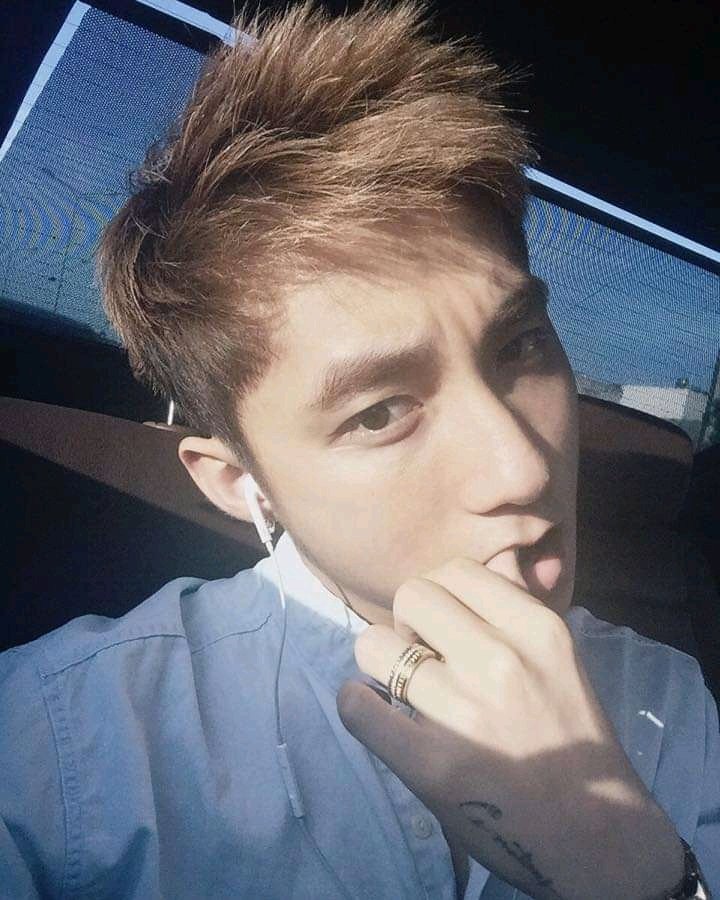 SKYCityTB1's tweet photo. Hãy iu thương và chăm sóc bản thân mình hơn nha anh 😥🥺
TĂNG 5 KG ĐI TÙNG 
@sontungmtp777 
#SonTungMTP https://t.co/EMt9EJfFaF