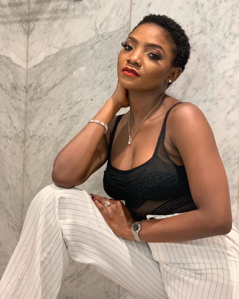 KarxxNation's tweet photo. Simi Promises To Drop The "Album Of Albums"...
https://t.co/oKEHLzvrno https://t.co/vjSIITut24
