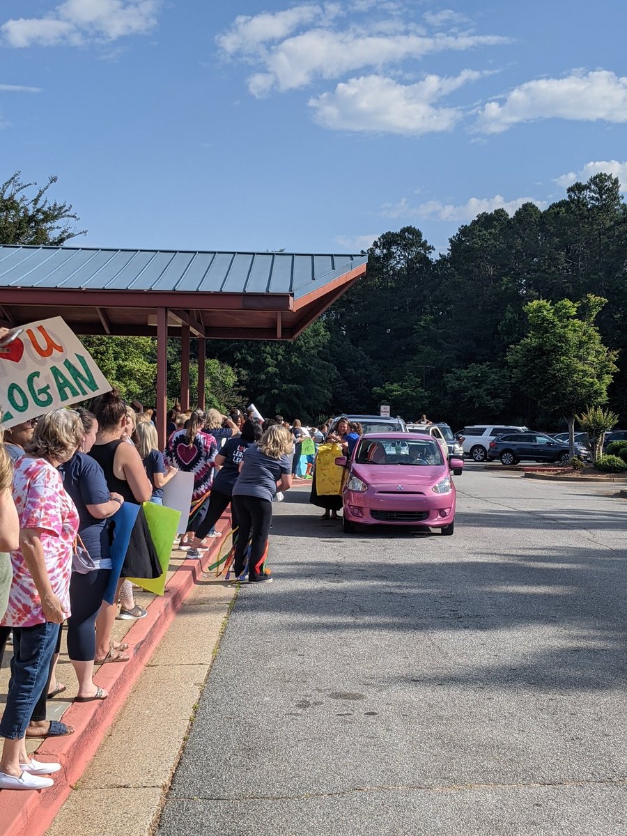 kshirley218's tweet photo. Can't think of a better way to send off these amazing 2nd graders!!! Keep working hard and being kind and remember that Mr. Ward and Mrs. Shirley love you and will always be PROUD of you!!! @PrincipalKenne1 @KennesawElem https://t.co/0hl8ivZaB3