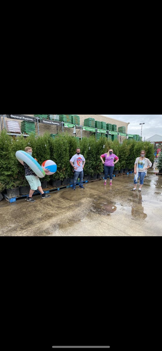 It’s Beach/Pool Day here at Southport! #summerfun <a href="/1jsearcy/">Jeff Searcy</a>