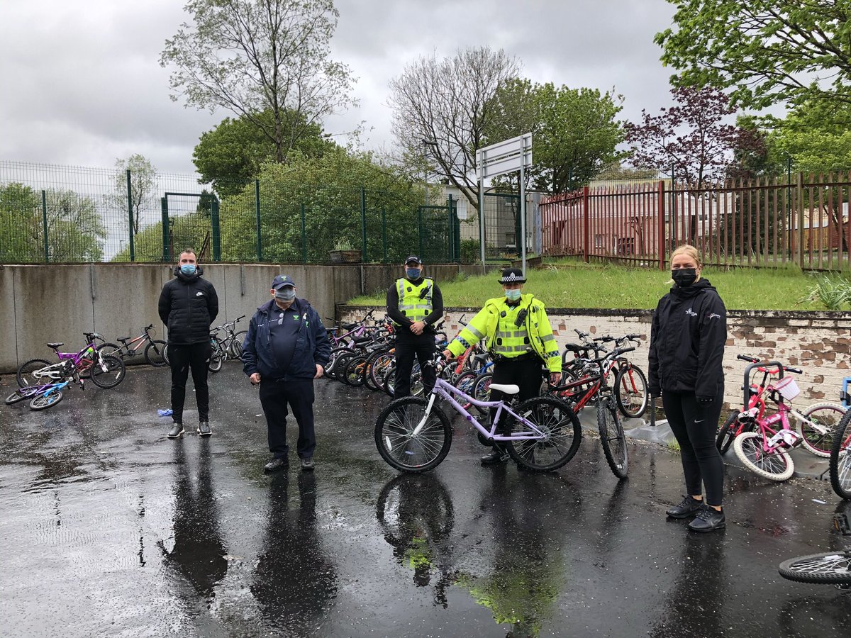 NLASC_Lee's tweet photo. PARTNERSHIP | Cycle Safety Project Phase 1 complete ✅

Thanks so much to our partners C’nauld Com Forum @CumbernauldPol @scotfire_nlan
@NLActiveSchools 

🚴🏼‍♂️137 bikes added to the Bike register👏🏼

🚴‍♀️136 children participating in @BikeabilityScot

🚴🏼‍♂️35 children learning to cycle https://t.co/ou1Bi26Erx