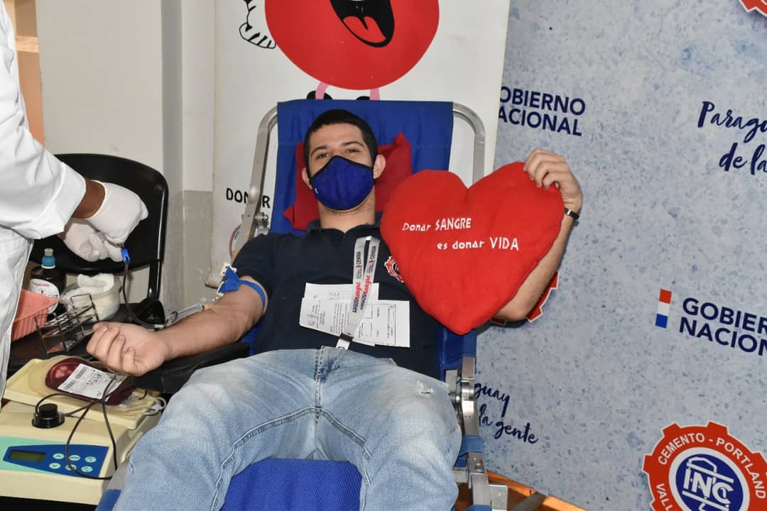 INCParaguay's tweet photo. La INC en colaboración con el @censsaparaguay ha llevado a cabo esta mañana 26 de mayo una exitosa jornada de Donación de Sangre, dicha actividad se realizó en la Sede Central de la Institución.

Un pequeño gesto, una gran ayuda para los demás #YoDone #SalvaTresVidas ❤️ https://t.co/uVRcObk0Lc