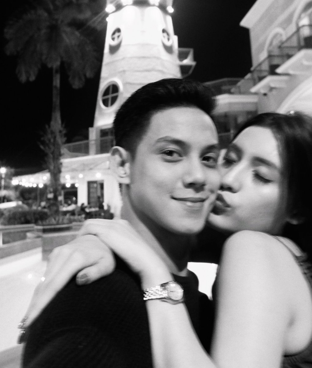 _elyssmartinez tweet picture