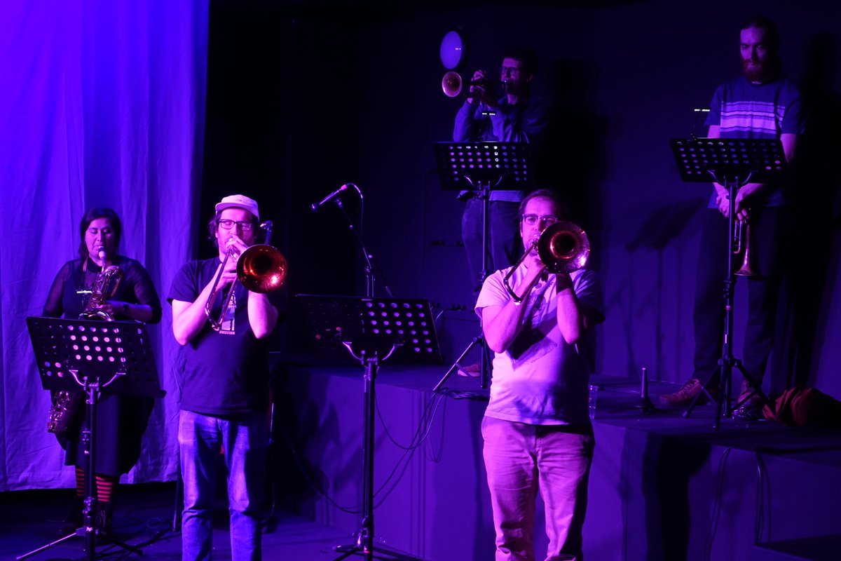 JazzSnipe's tweet photo. A fantastic double bill to reacquaint with live music @_TheGarage in Norwich last night! Holding Hands  collided samples, vibes and lush enveloping melodies, while #ArticleXI meshed wayward improv and spiky beats to stunning effect.  Hats off to the @NNFest for making it happen. https://t.co/olEkWPk2j2