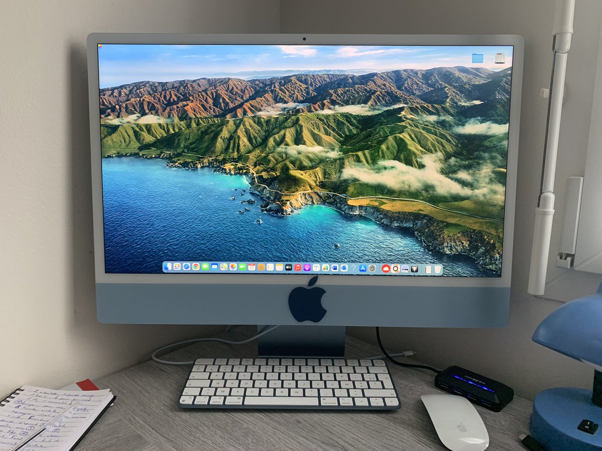 Bmaximilien's tweet photo. @ScottFrench43 @TheiCollection J’avais mis le #bleuclair mais du coup je l’ai mis sur mon #lenovo #ideapadgaming https://t.co/A25a0H8qH5